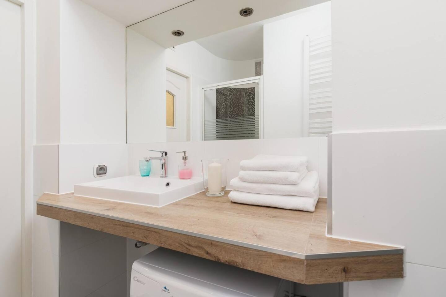 Апартаменты Private Parking - Old Town - Sw Krzyza 16 Street Краков Экстерьер фото