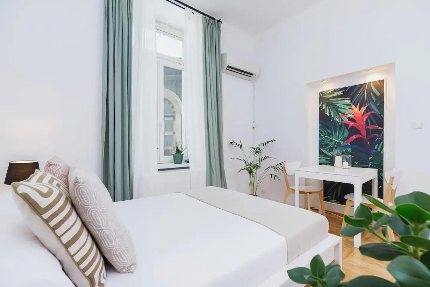 Апартаменты Private Parking - Old Town - Sw Krzyza 16 Street Краков Экстерьер фото